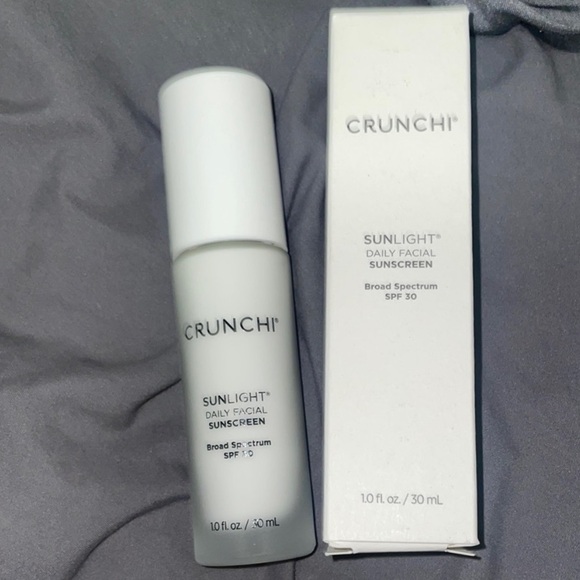 Crunchi Sunlight Facial sunscreen broad spectrum SPF 30 - Picture 3 of 3